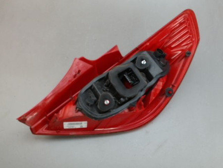 FEU ARRIERE GAUCHE  OPEL CORSA