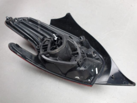 FEU ARRIERE DROIT PEUGEOT 208