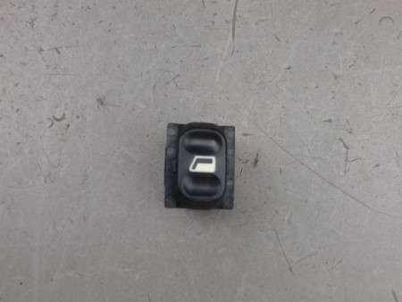 COMMANDE LEVE-GLACE PORTE AVD CITROEN BERLINGO