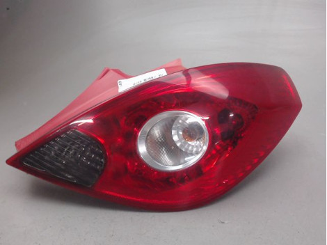 FEU ARRIERE DROIT OPEL CORSA