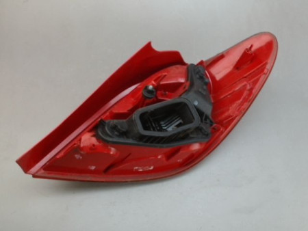 FEU ARRIERE GAUCHE  PEUGEOT 207
