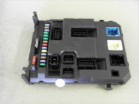 BOITIER GESTION HABITACLE PEUGEOT 207 5P