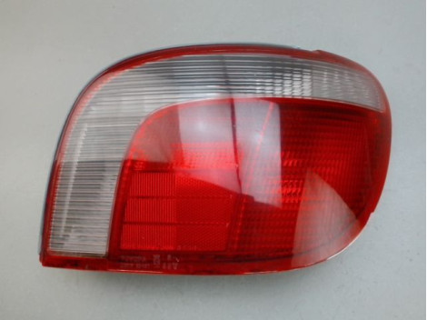 FEU ARRIERE DROIT TOYOTA YARIS