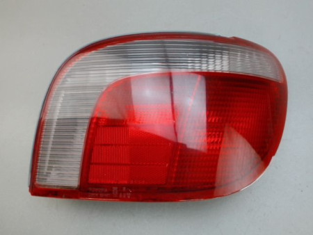 FEU ARRIERE DROIT TOYOTA YARIS