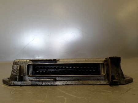 CALCULATEUR MOTEUR RENAULT CLIO