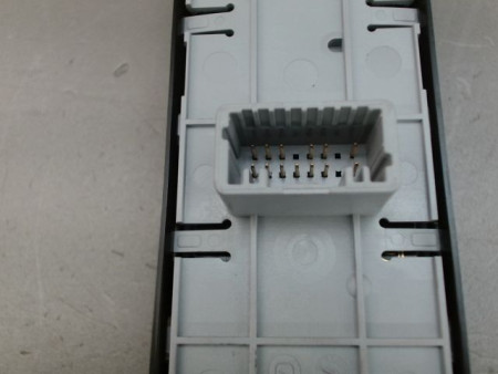 COMMANDE LEVE-GLACE PORTE AVG RENAULT MEGANE