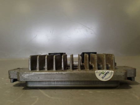 CALCULATEUR MOTEUR OPEL CORSA