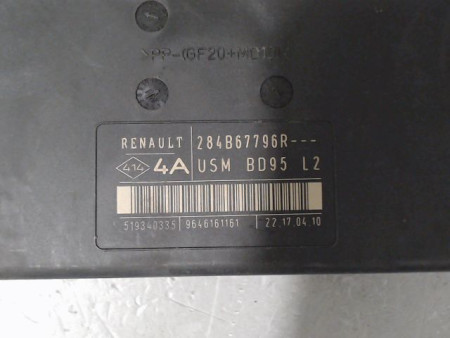 BOITE A FUSIBLES RENAULT MEGANE