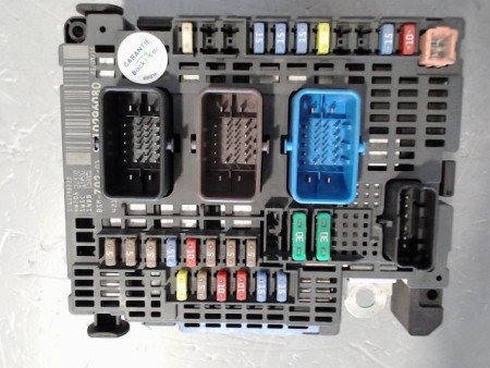 BOITE A FUSIBLES CITROEN C4