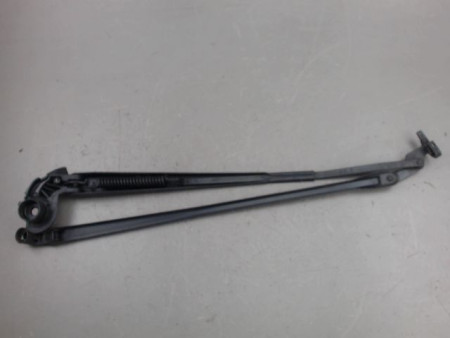BRAS ESSUIE-GLACE AVANT TOYOTA YARIS