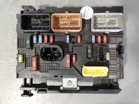 BOITE A FUSIBLES PEUGEOT 307