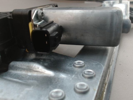 MECANISME LEVE-GLACE AVANT DROIT DACIA LOGAN