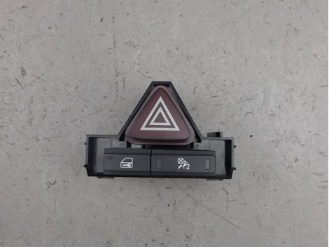 BOUTON DE WARNING OPEL CORSA