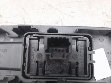COMMANDE LEVE-GLACE PORTE AVD RENAULT MEGANE
