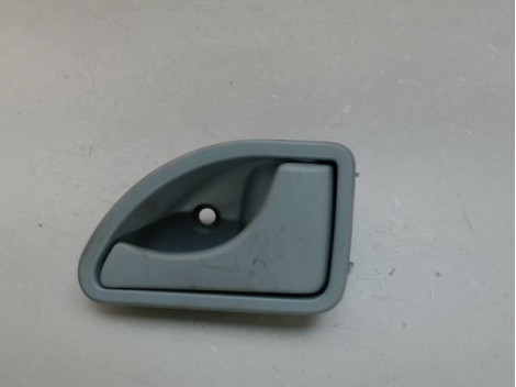 POIGNEE INTERIEURE PORTE AVANT DROIT RENAULT TWINGO