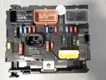 BOITE A FUSIBLES PEUGEOT 207