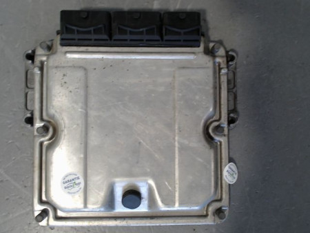 CALCULATEUR MOTEUR RENAULT TRAFIC