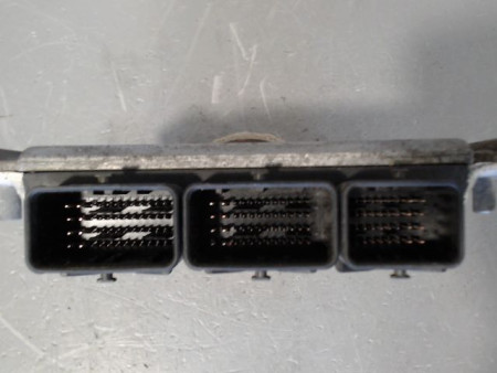 CALCULATEUR MOTEUR RENAULT TRAFIC