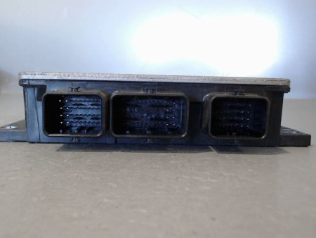 CALCULATEUR MOTEUR RENAULT CLIO