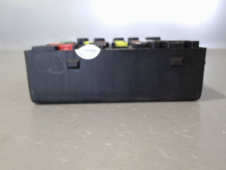 BOITE A FUSIBLES RENAULT MEGANE