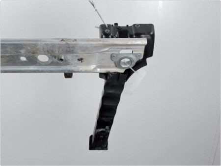 TRAVERSE INFERIEURE ARMATURE AVANT RENAULT MEGANE