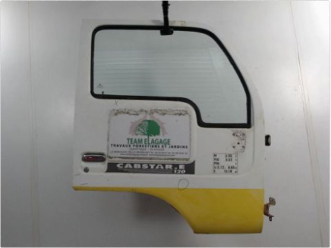 PORTE AVANT DROIT NISSAN CABSTAR