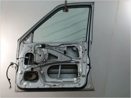 PORTE AVANT DROIT NISSAN TERRANO