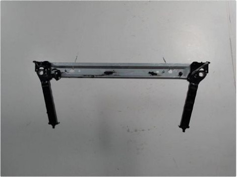 TRAVERSE INFERIEURE ARMATURE AVANT RENAULT MEGANE