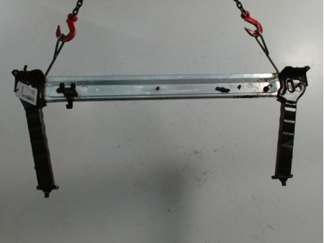 TRAVERSE INFERIEURE ARMATURE AVANT RENAULT MEGANE