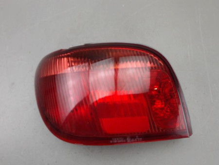 FEU ARRIERE GAUCHE  TOYOTA YARIS