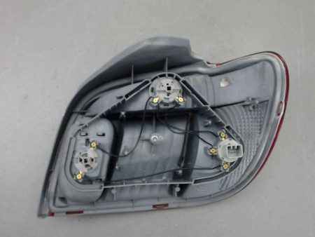 FEU ARRIERE GAUCHE  TOYOTA YARIS