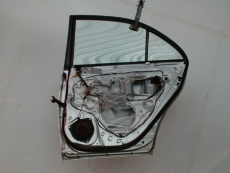 PORTE ARRIERE DROIT TOYOTA AVENSIS