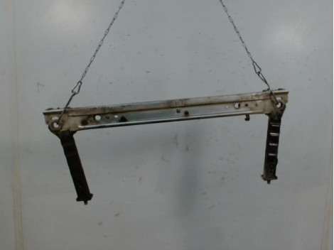 TRAVERSE INFERIEURE ARMATURE AVANT RENAULT MEGANE