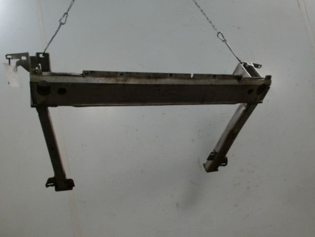 TRAVERSE INFERIEURE ARMATURE AVANT RENAULT LAGUNA