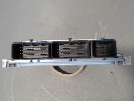 CALCULATEUR MOTEUR RENAULT MASTER