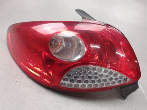 FEU ARRIERE GAUCHE  PEUGEOT 206