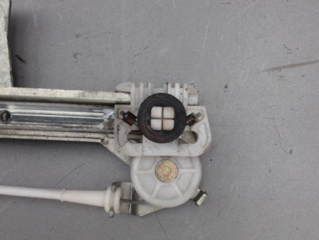 MECANISME LEVE-GLACE AVANT GAUCHE PEUGEOT 306
