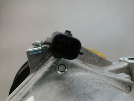 COMPRESSEUR AIR CONDITIONNE DACIA SANDERO