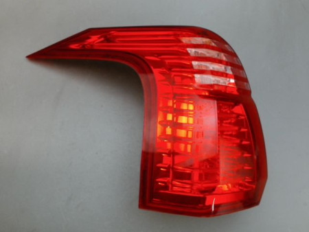 FEU ARRIERE GAUCHE  PEUGEOT 5008