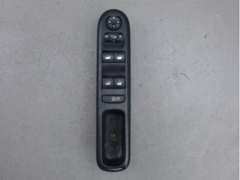COMMANDE LEVE-GLACE PORTE AVG PEUGEOT 5008