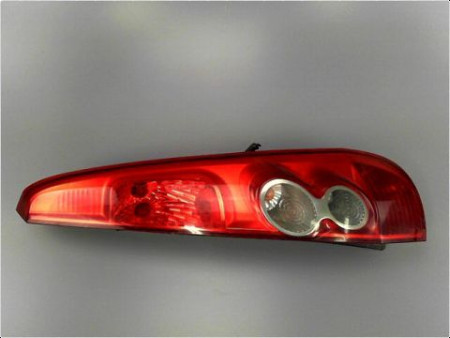FEU ARRIERE DROIT FORD FIESTA 02 -05