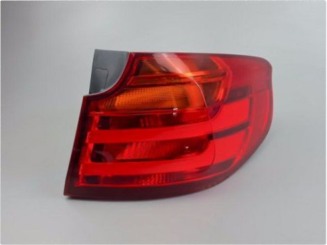 FEU ARRIERE DROIT VOLKSWAGEN PASSAT