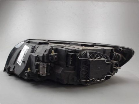 PHARE DROIT VOLVO V50