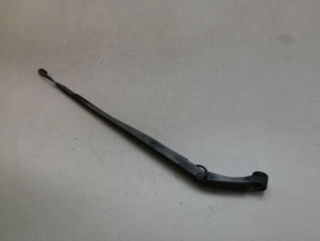 BRAS ESSUIE-GLACE AVANT DROIT TOYOTA AURIS