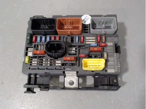 BOITE A FUSIBLES CITROEN C4