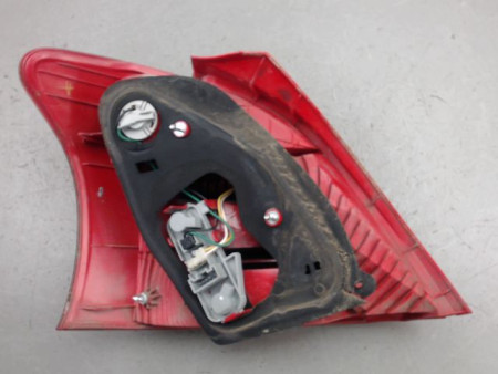 FEU ARRIERE DROIT TOYOTA YARIS