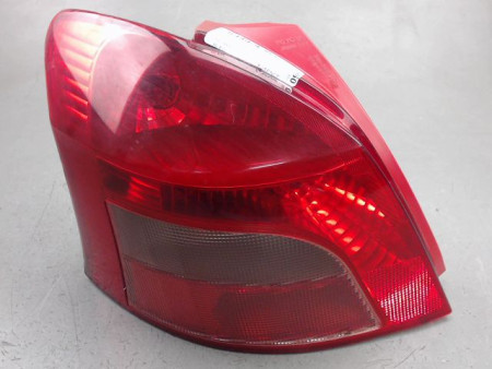 FEU ARRIERE GAUCHE  TOYOTA YARIS