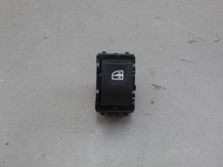 COMMANDE LEVE-GLACE PORTE AVD RENAULT MEGANE