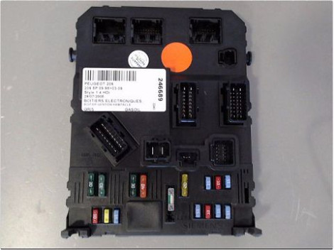 BOITIER GESTION HABITACLE PEUGEOT 206 98-09