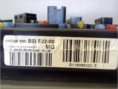 BOITIER GESTION HABITACLE PEUGEOT 206 98-09
